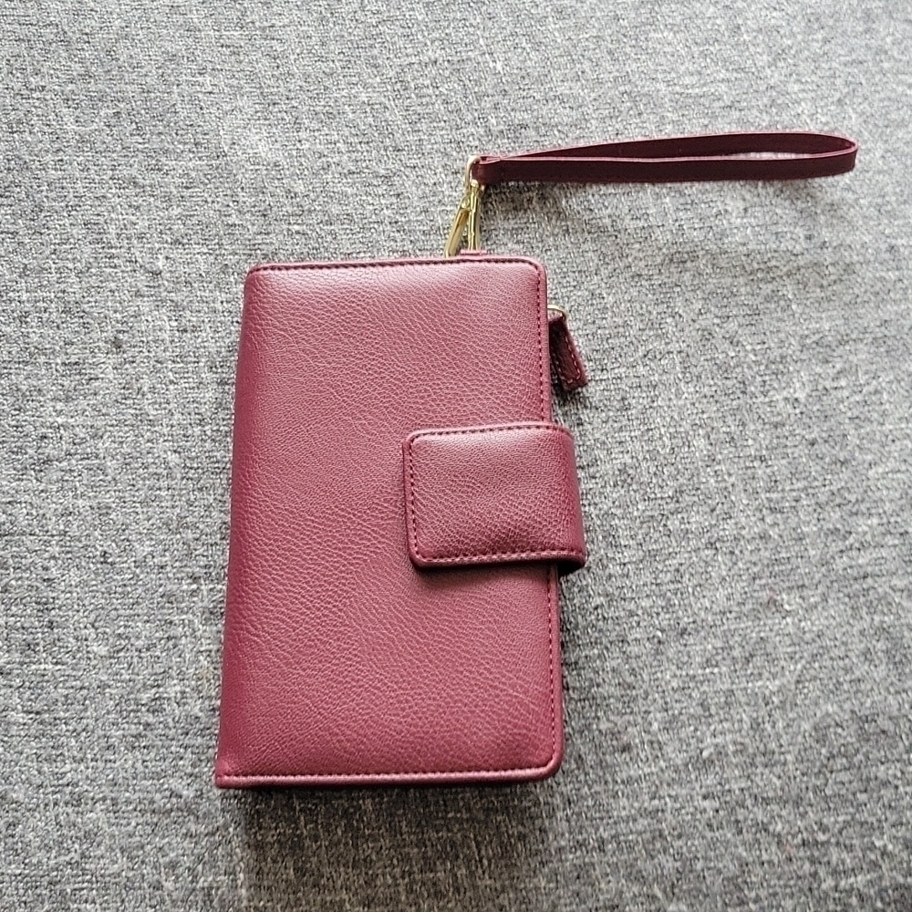 𝅺faux Leather Burgandy Big Wristlet Wallet